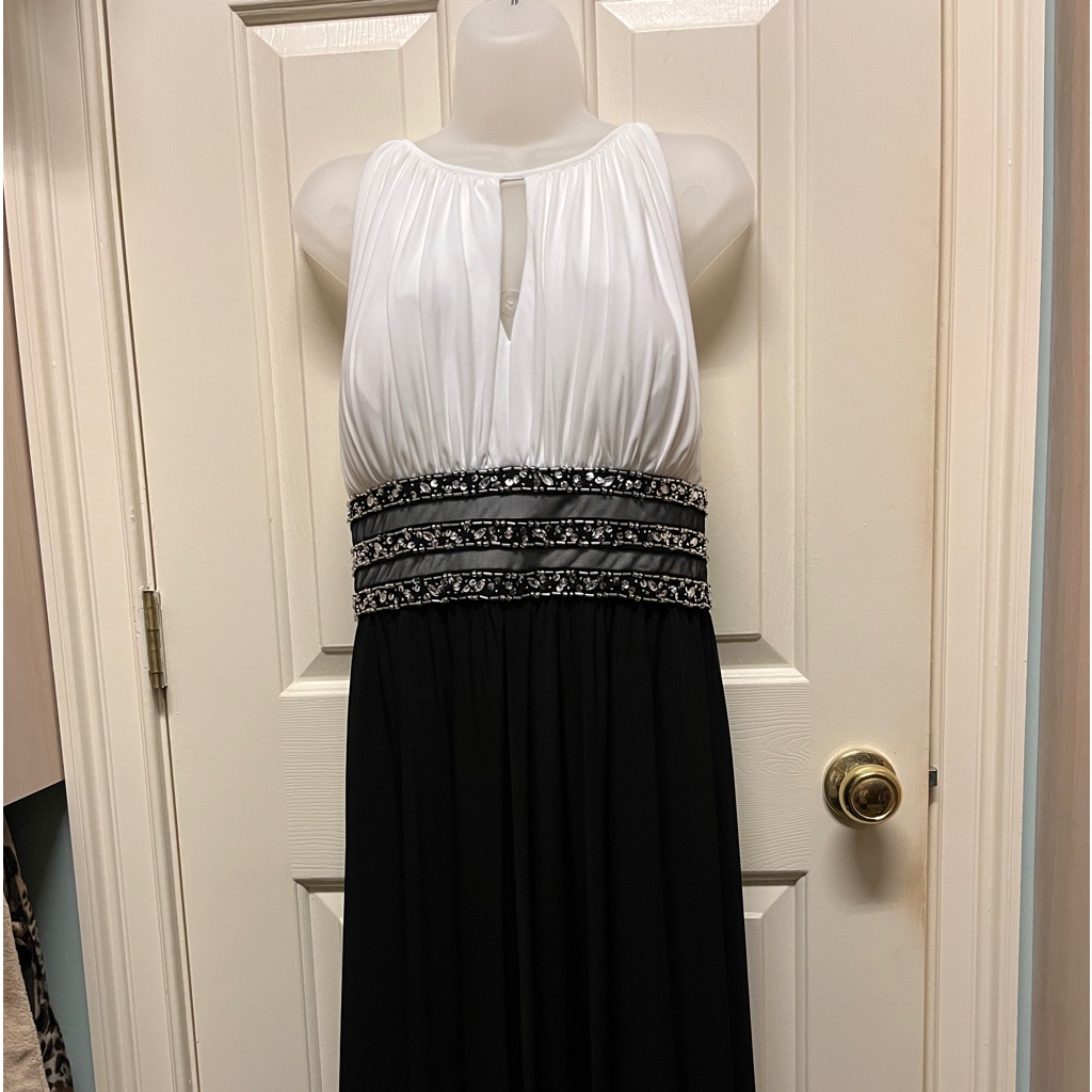 Beautiful Black/White Dress.
